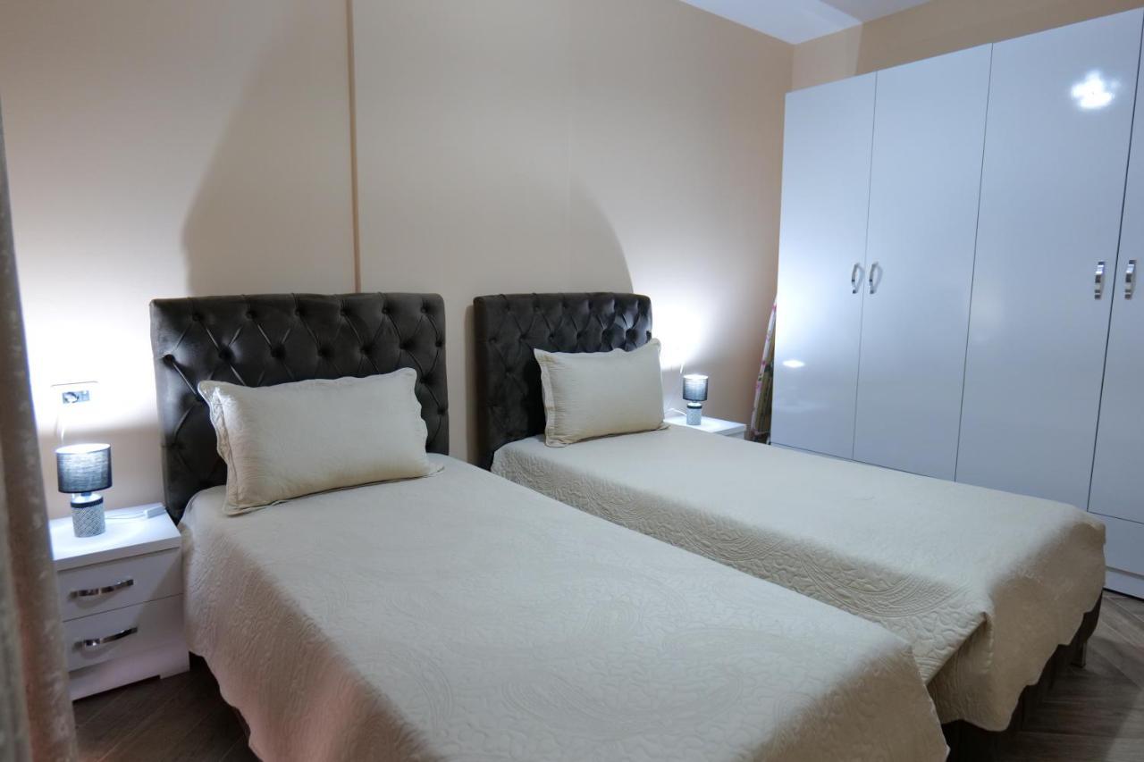 Kosta Apartments Саранда Екстер'єр фото